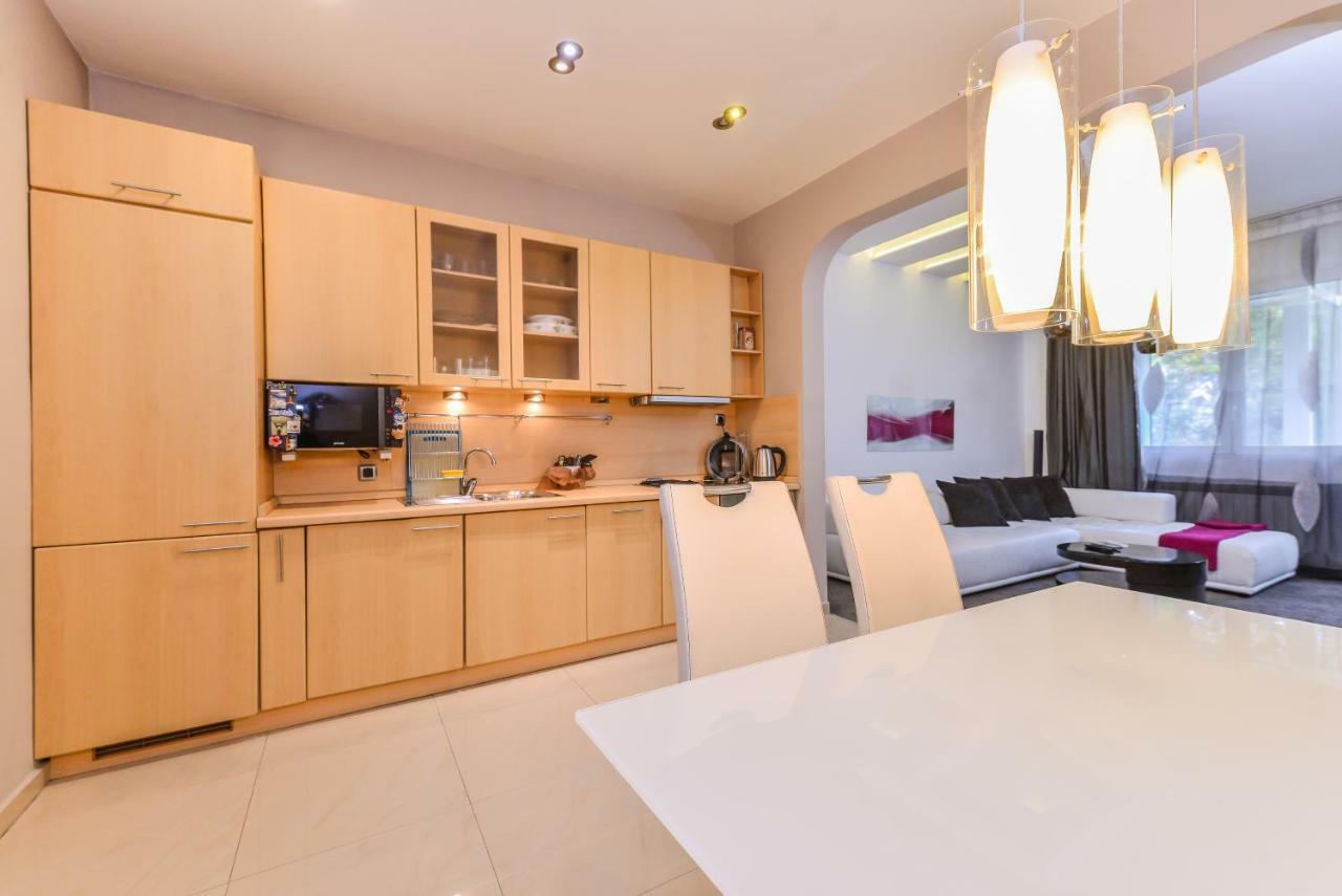 Extravaganzzo - Super One Bedroom Modern