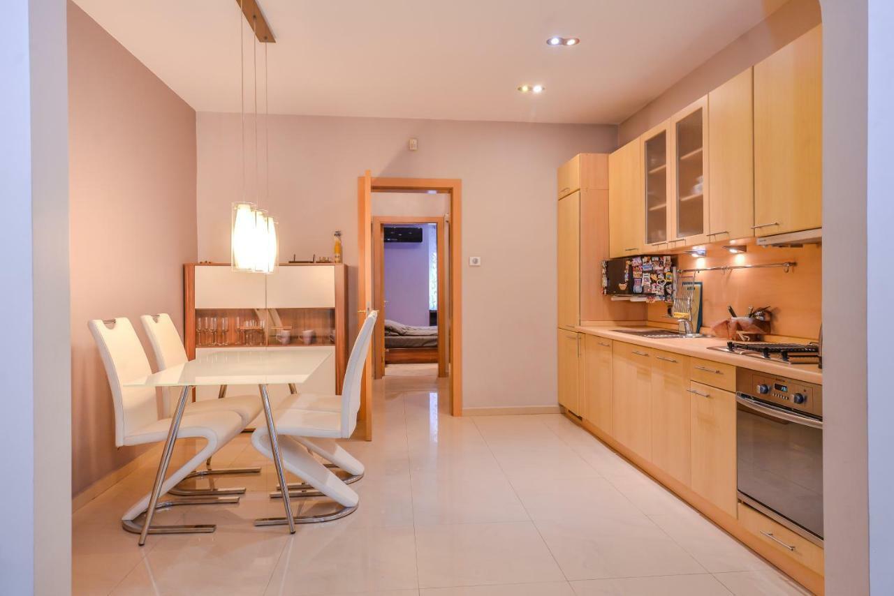 Extravaganzzo - Super One Bedroom Modern